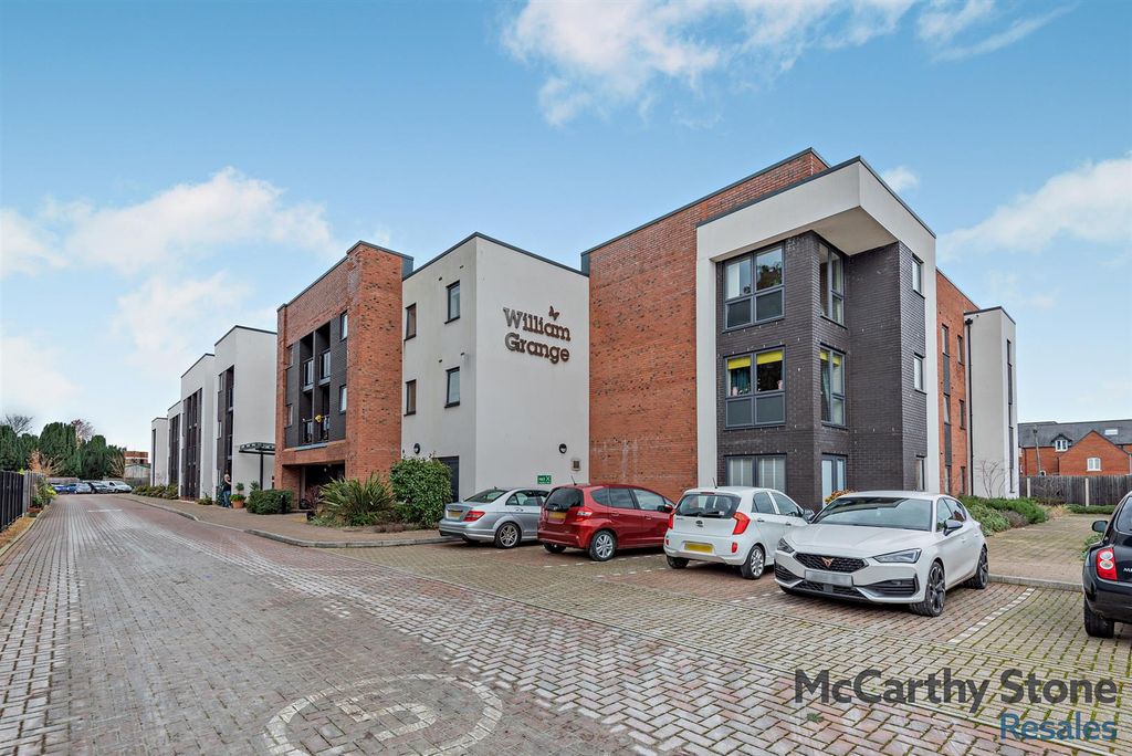 Property photo 3 of 15 8672941-Exterior04-800.Jpg