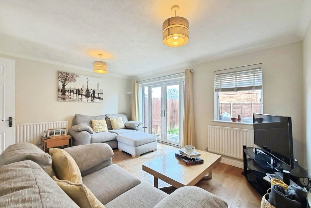 Property photo 3 of 12 Pbox-Img.Jpg