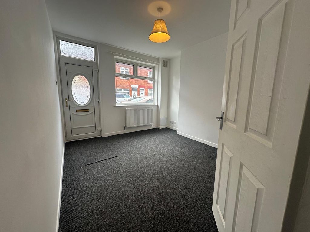 Property photo 2 of 11 7F770B24-29F2-4B8B-Abc9-1Cf998503E7F