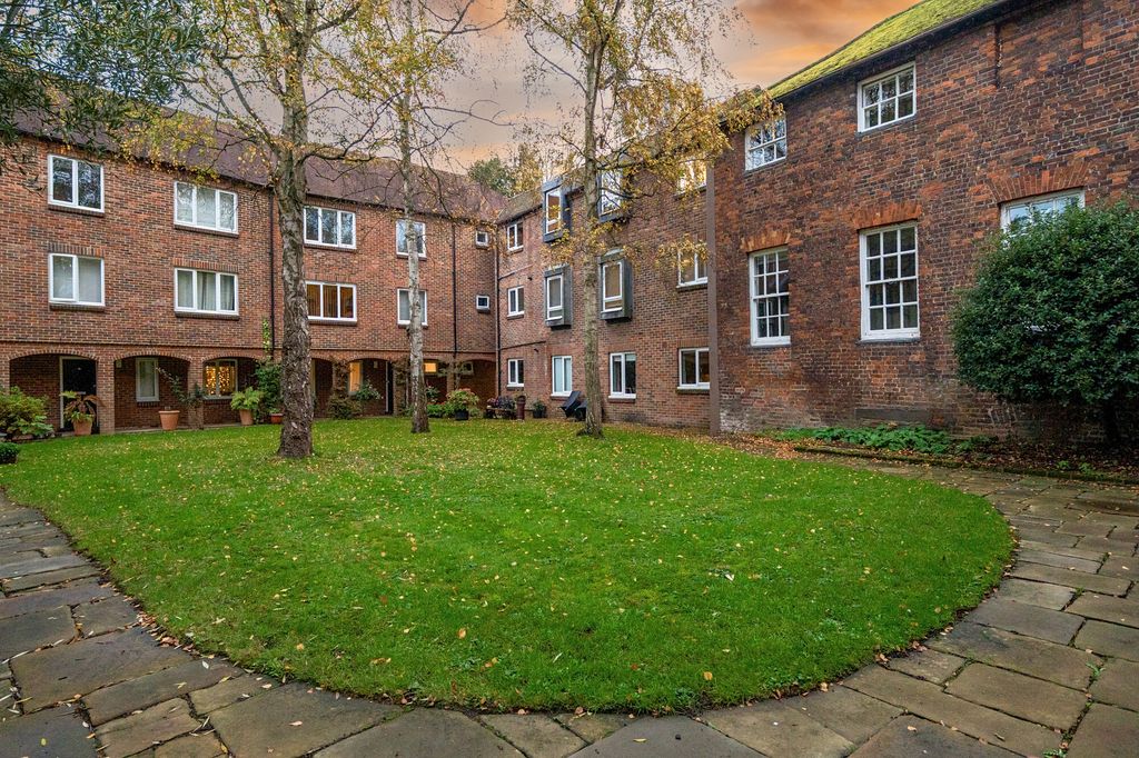 Property photo 3 of 11