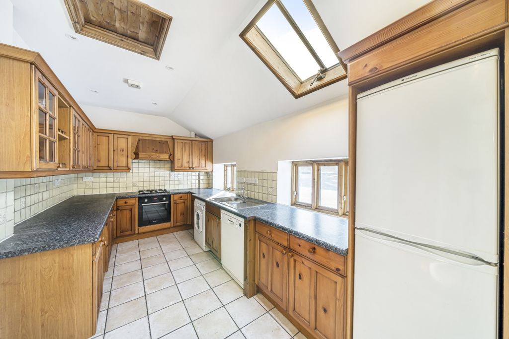 Property photo 3 of 13 931375 (5)