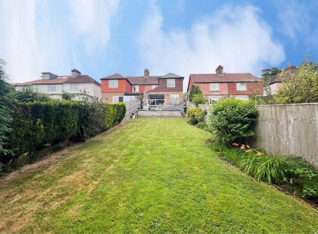3 bed semi-detached house for saleRothermead, Mayfield TN20