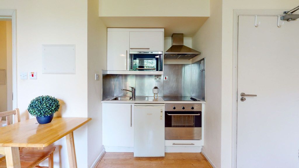 Property photo 2 of 8 Kitchen
