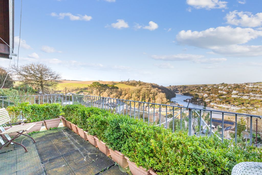 Property photo 2 of 17 A09 - Noss Mayo, Stoke Road, Westonhay - 251210