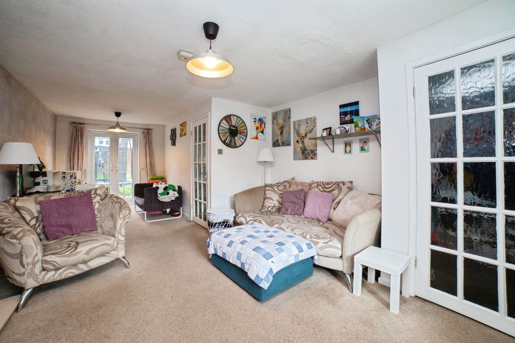 Property photo 2 of 17