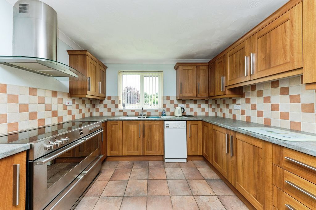 Property photo 2 of 17 Kitchen View 2