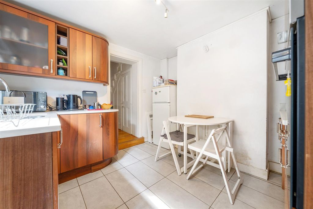 Property photo 3 of 16 Eden Harper Ducie Street Gff
