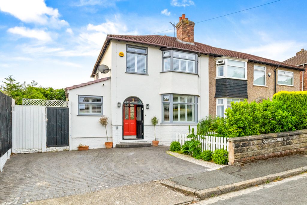 Property photo 1 of 32