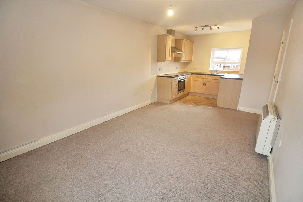 Property photo 2 of 9 Picture No. 12