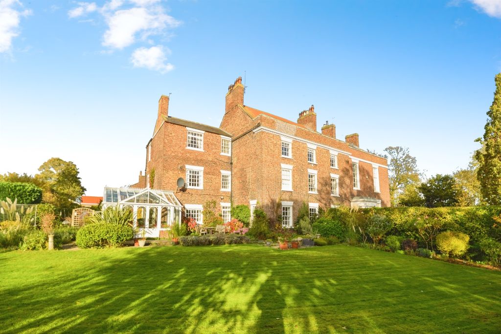 Property photo 1 of 21