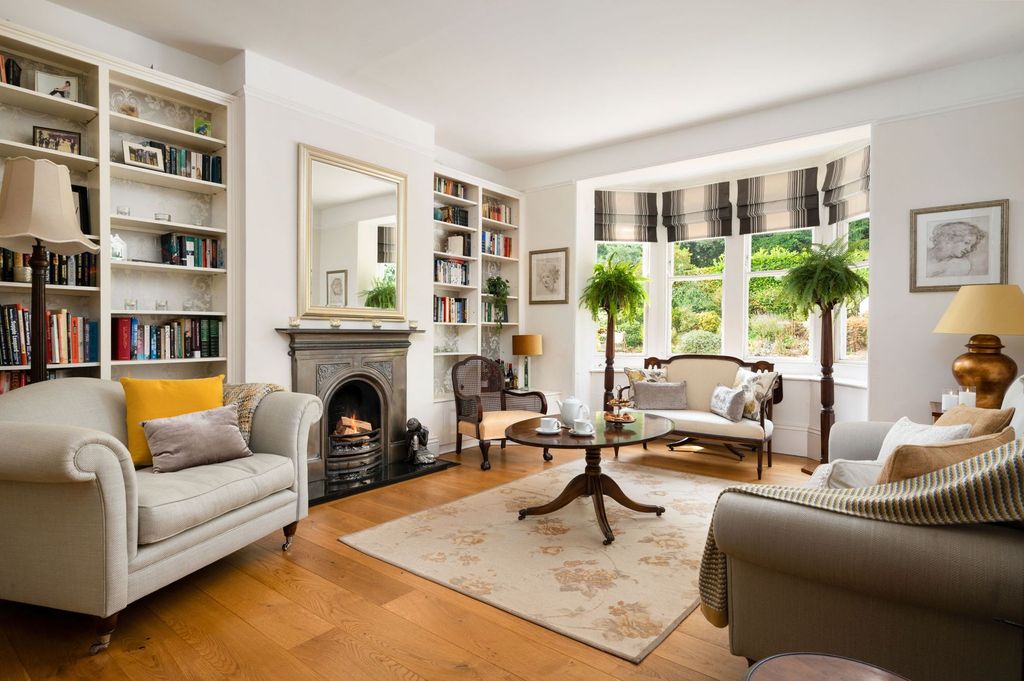 Property photo 2 of 29 Formal Drawing Room