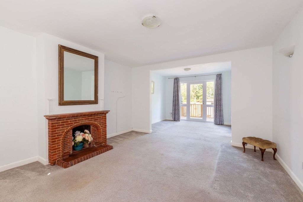 Property photo 3 of 20