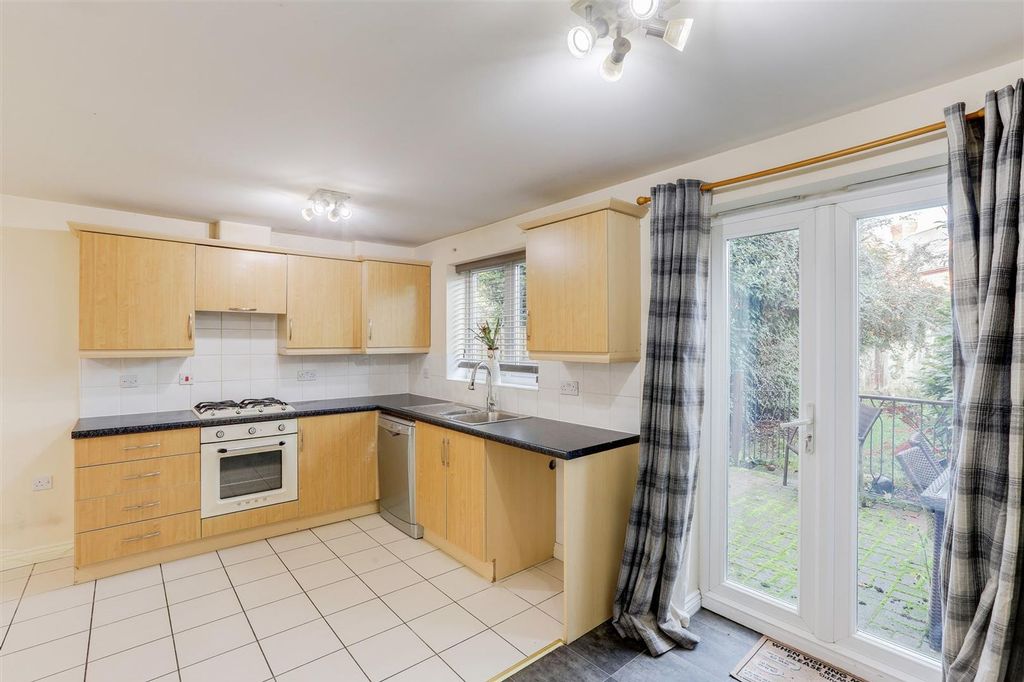 Property photo 3 of 25