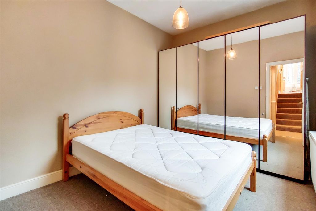 Property photo 2 of 10 5_Main Bedroom-0.Jpg