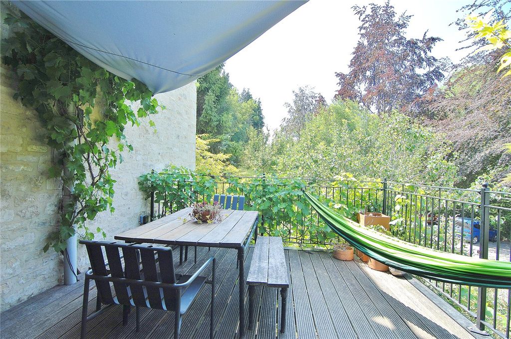 Property photo 2 of 25 Picture No. 27