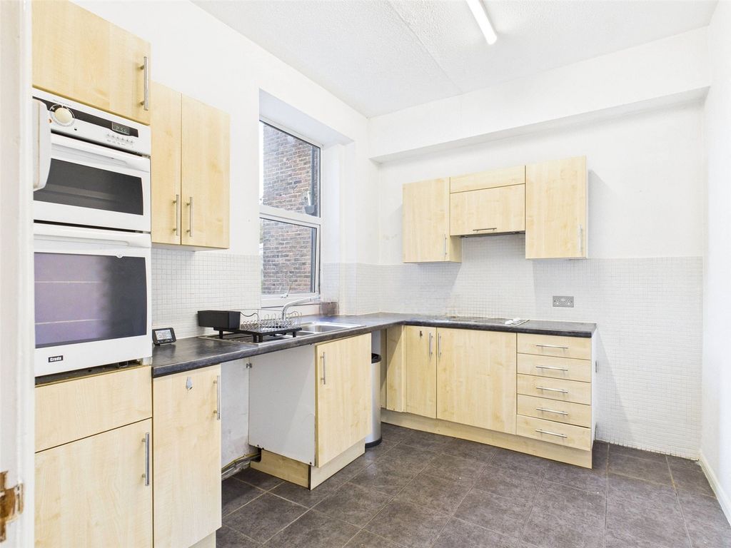 Property photo 1 of 10 Kitchen