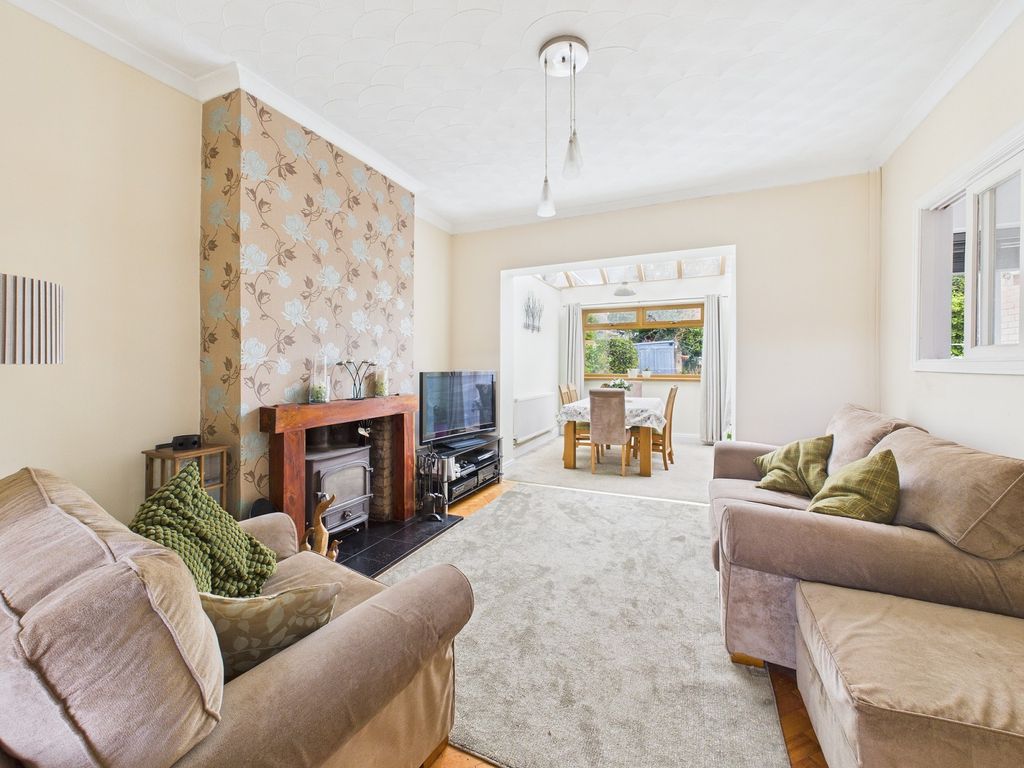 Property photo 3 of 32 Middle Reception Room