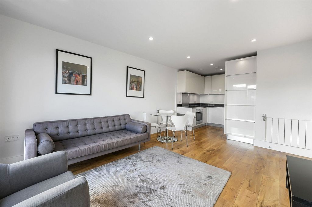 Property photo 2 of 17 Reception Room