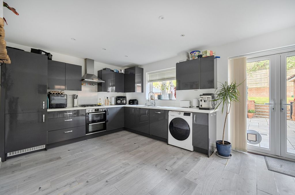 Property photo 3 of 24 1471869-25-6A22A9...