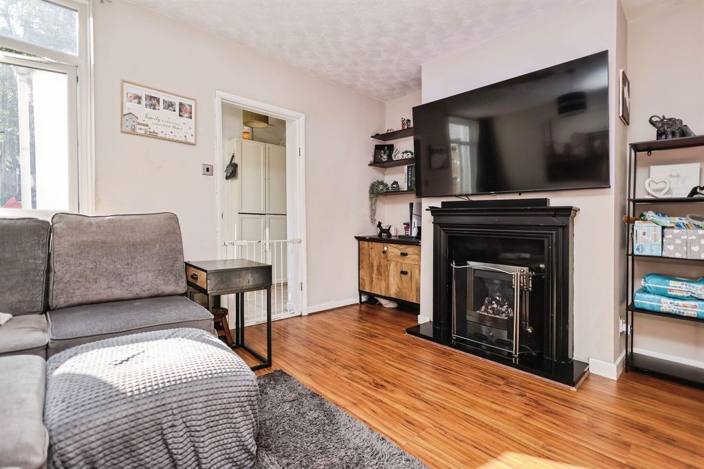 Property photo 2 of 18