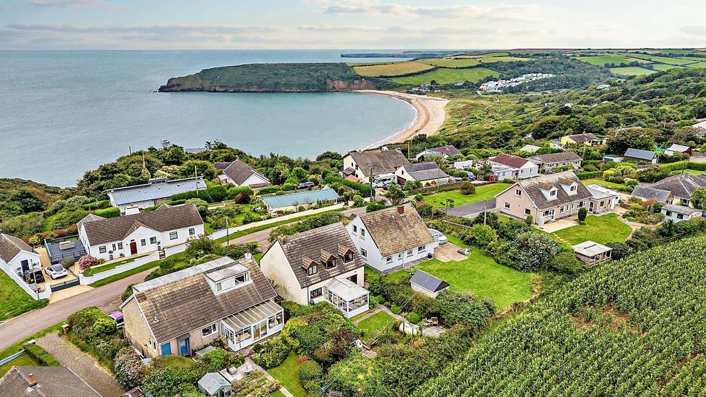 Property photo 1 of 41