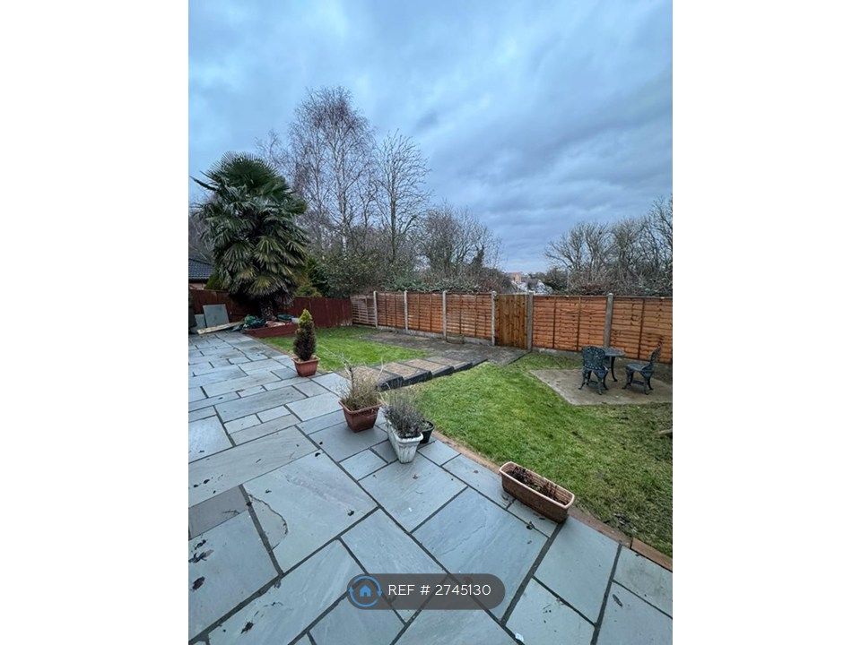 Property photo 3 of 33 Garden