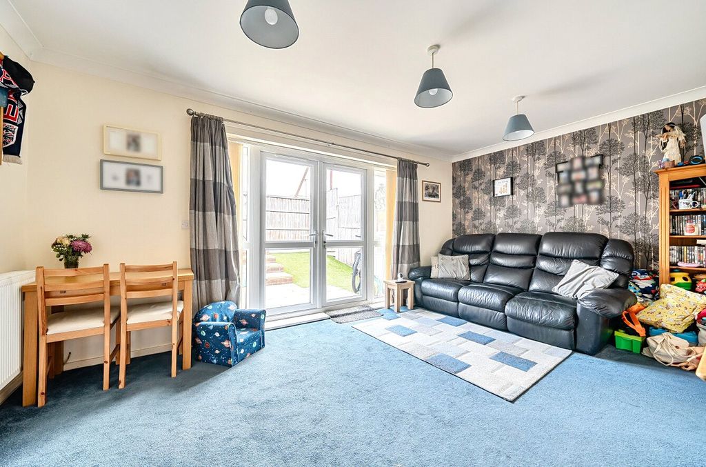 Property photo 2 of 9 1495607-20-6A621F...