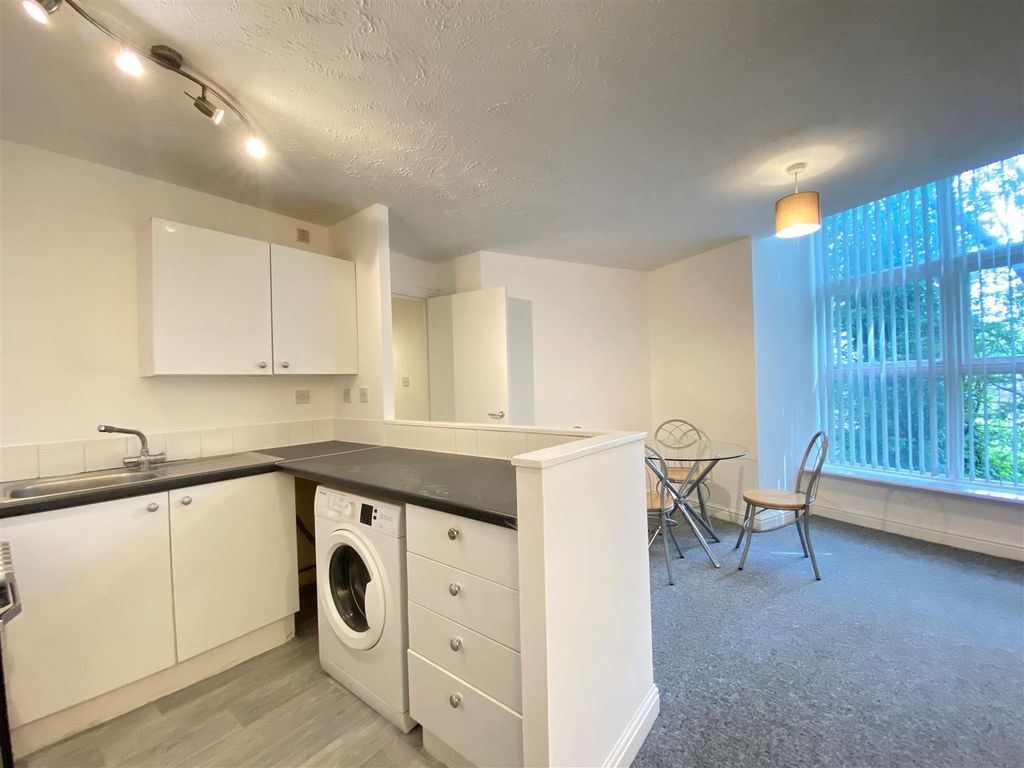 Property photo 3 of 8