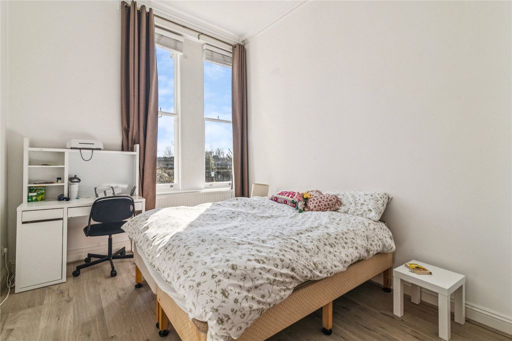 Property photo 2 of 10 Picture No. 12