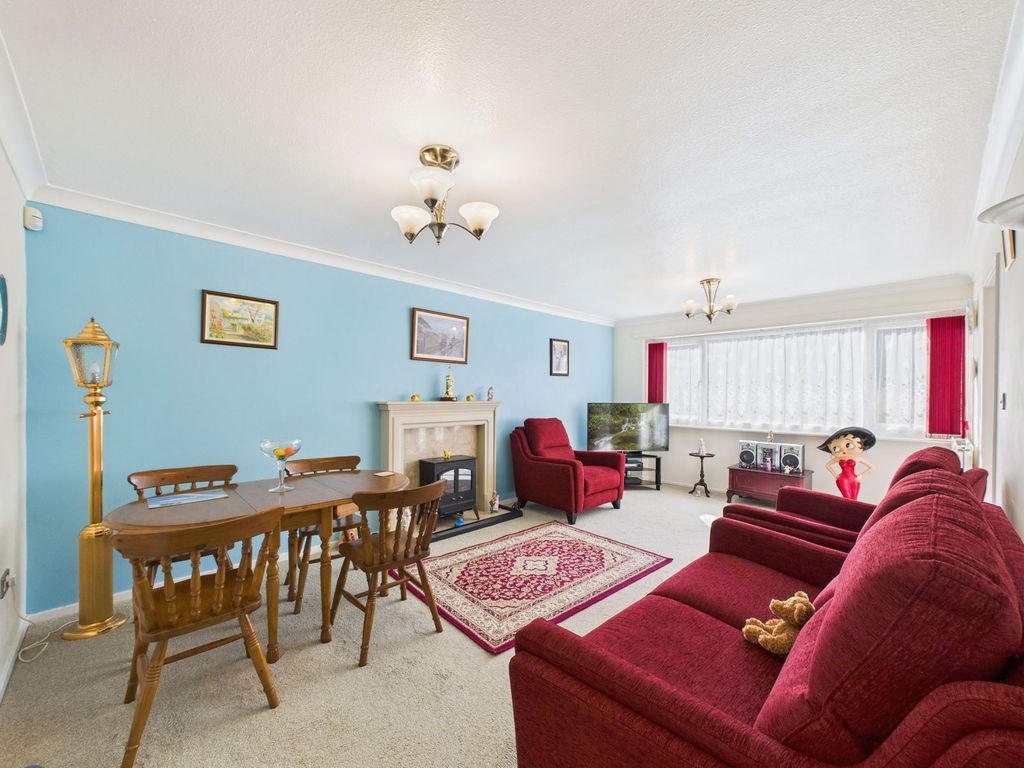 Property photo 3 of 15