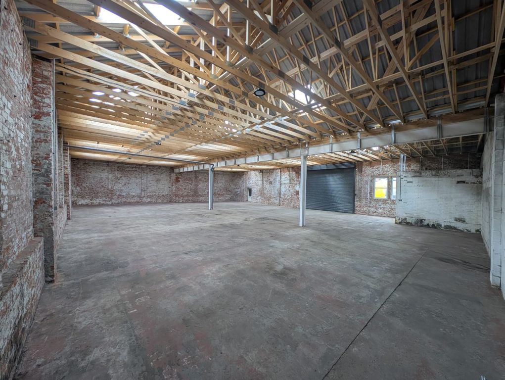 Property photo 1 of 10 Spacious Ready To Move In Unit To Let 4 Evans Yard, Commercial Rd,, South Shields 5502 Ftâ²