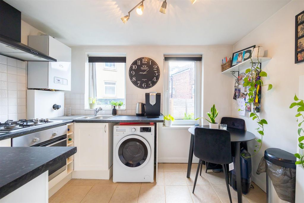 Property photo 2 of 19 2.Kitchen.Jpg