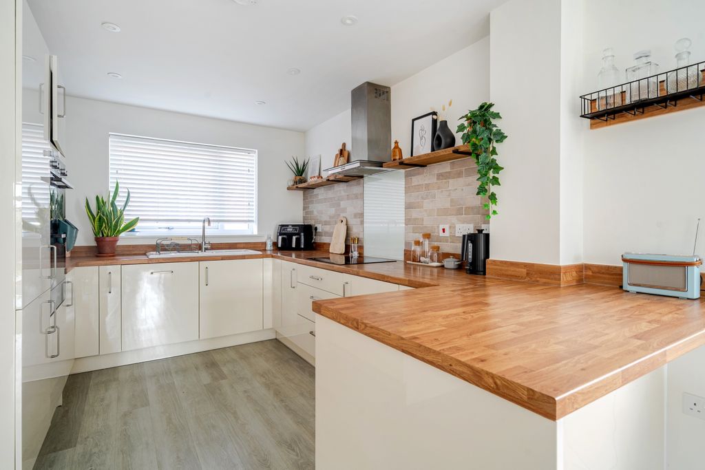 Property photo 3 of 17 1361370-15-68Dd215E47c91