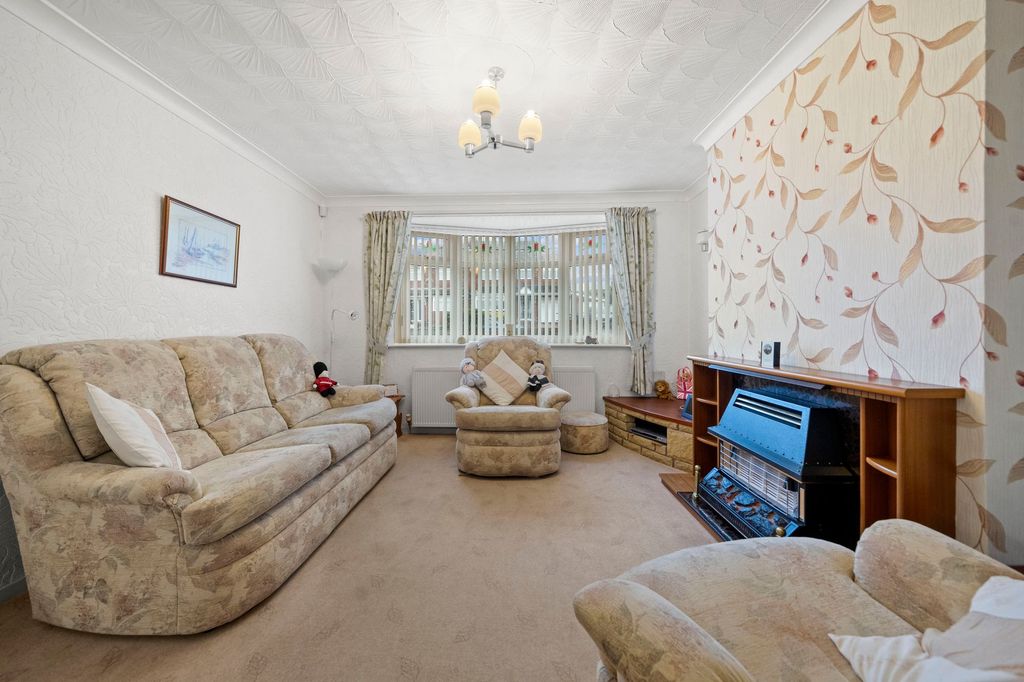 Property photo 2 of 21