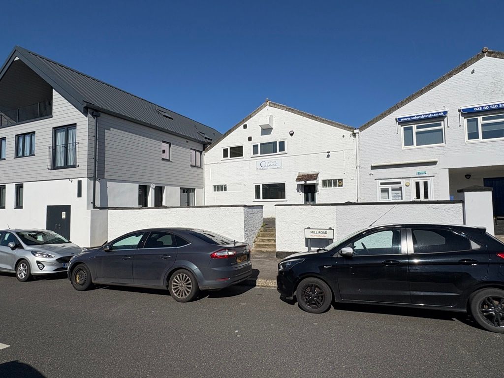 Property photo 3 of 17 Photo 8