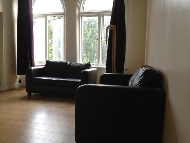 Property photo 3 of 11 Lounge