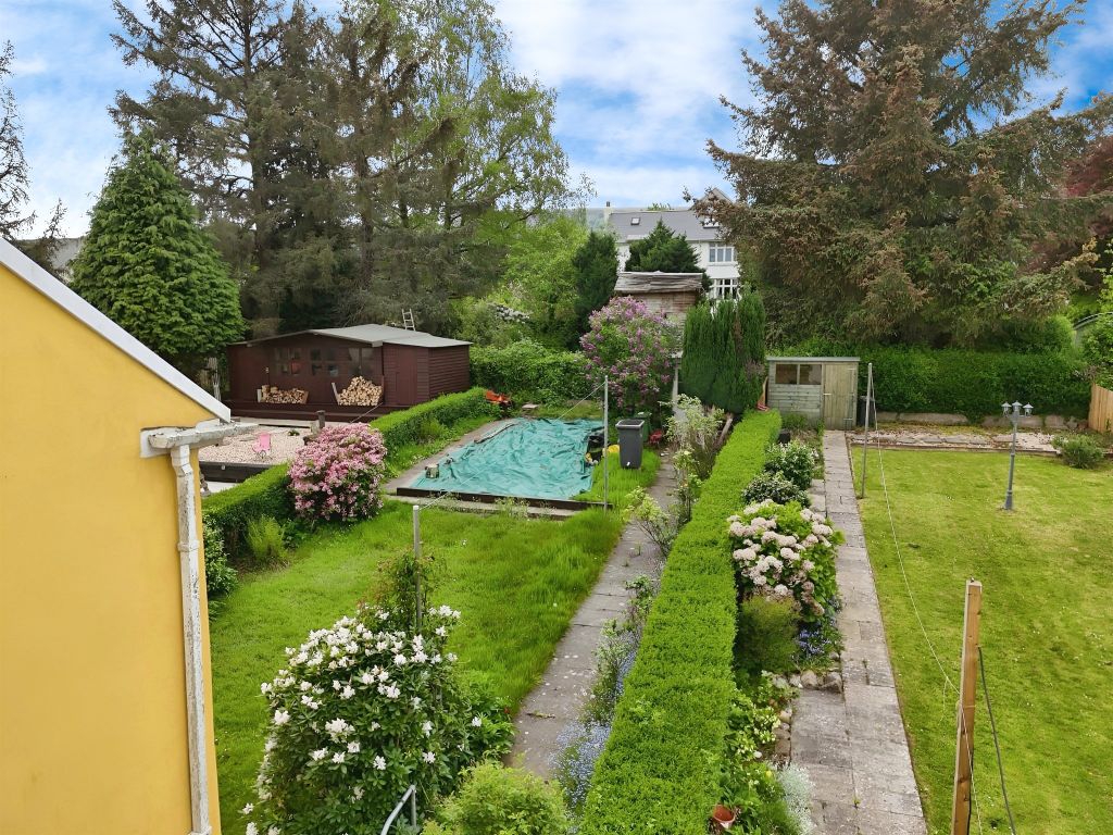 Property photo 2 of 8