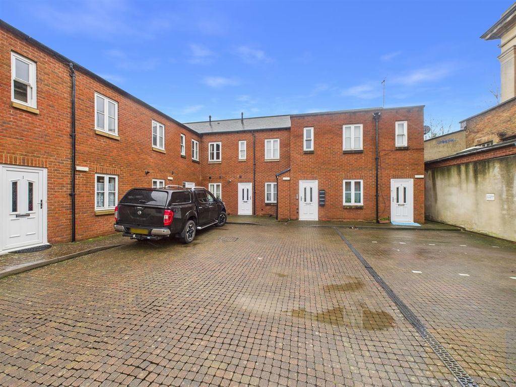 Property photo 2 of 6 Cam01118G0-Pr0405-Still005.Jpg