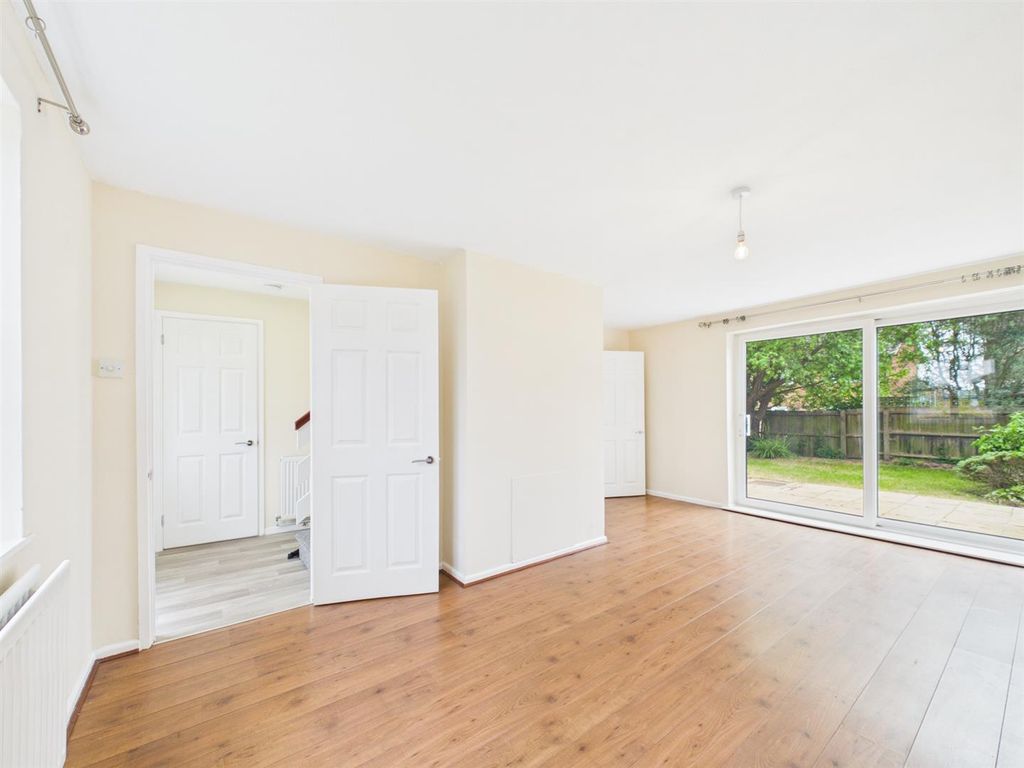 Property photo 2 of 12 Living/Dining Room