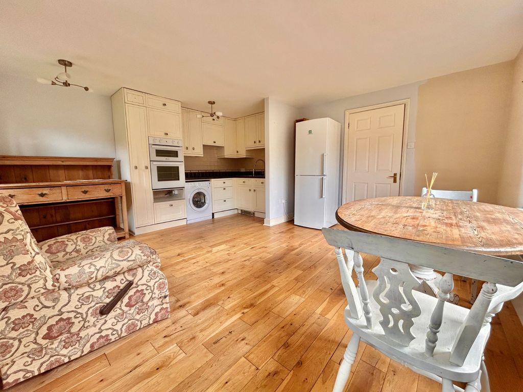 Property photo 2 of 16 Picture No. 63