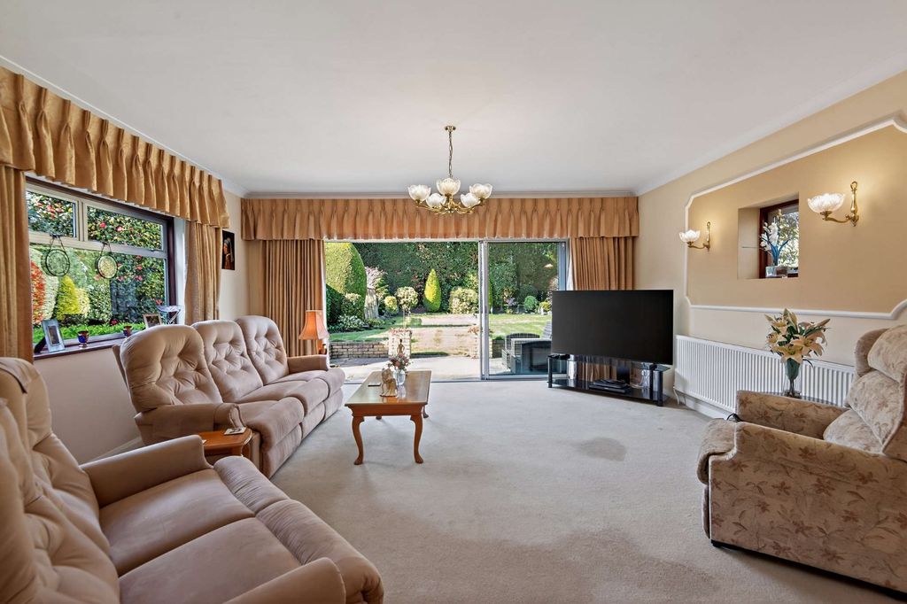 Property photo 2 of 20 Drawing Room