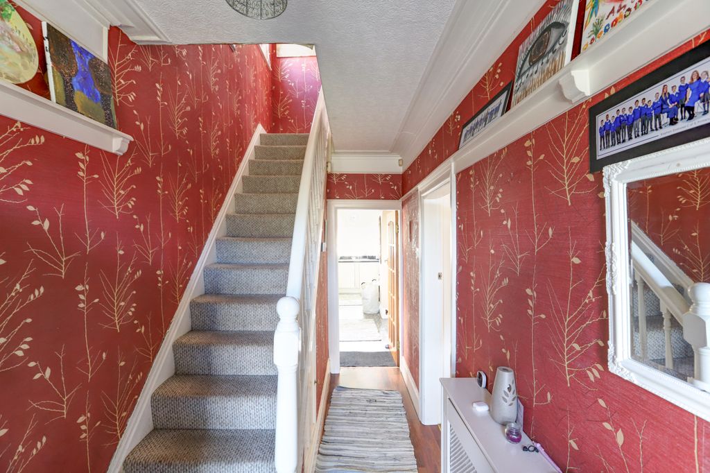 Property photo 2 of 22 Entrance Hallway