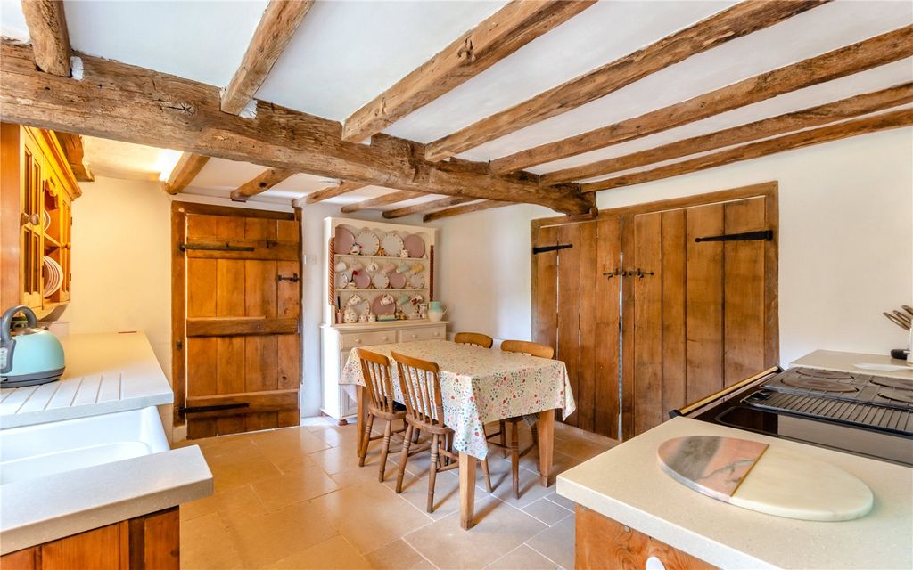 Property photo 3 of 12 Kitchen