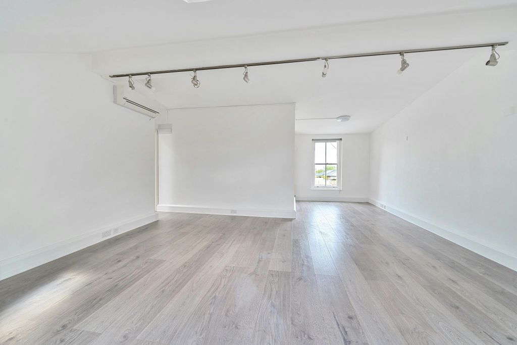 Property photo 3 of 18 1280897 12.Jpg