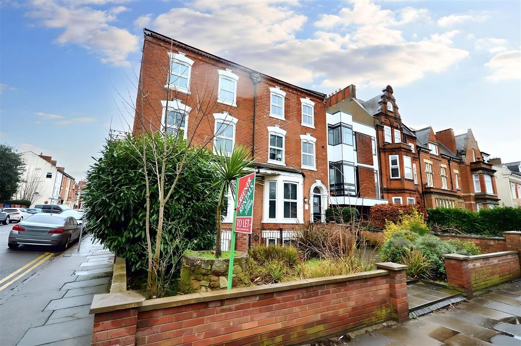 Property photo 1 of 8 Br