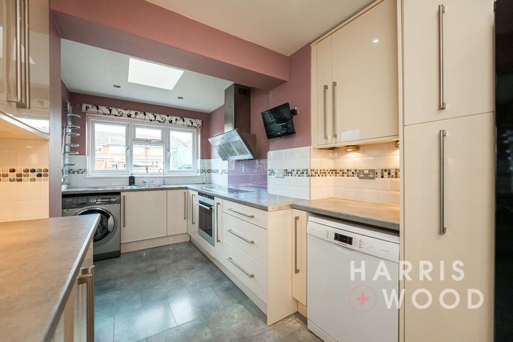 Property photo 2 of 23 4682713