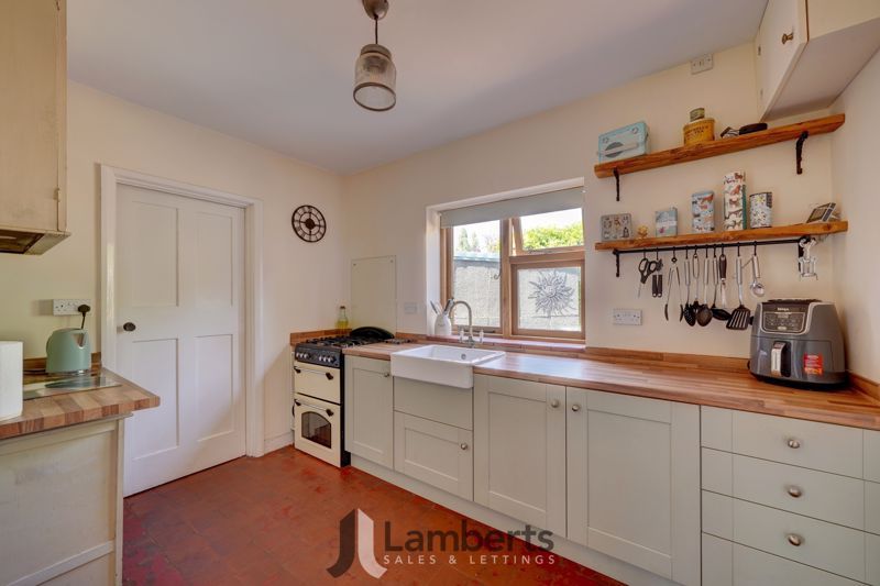 Property photo 3 of 32 Kitchen