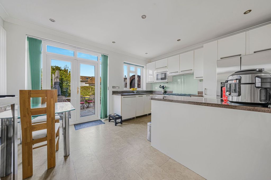 Property photo 2 of 12