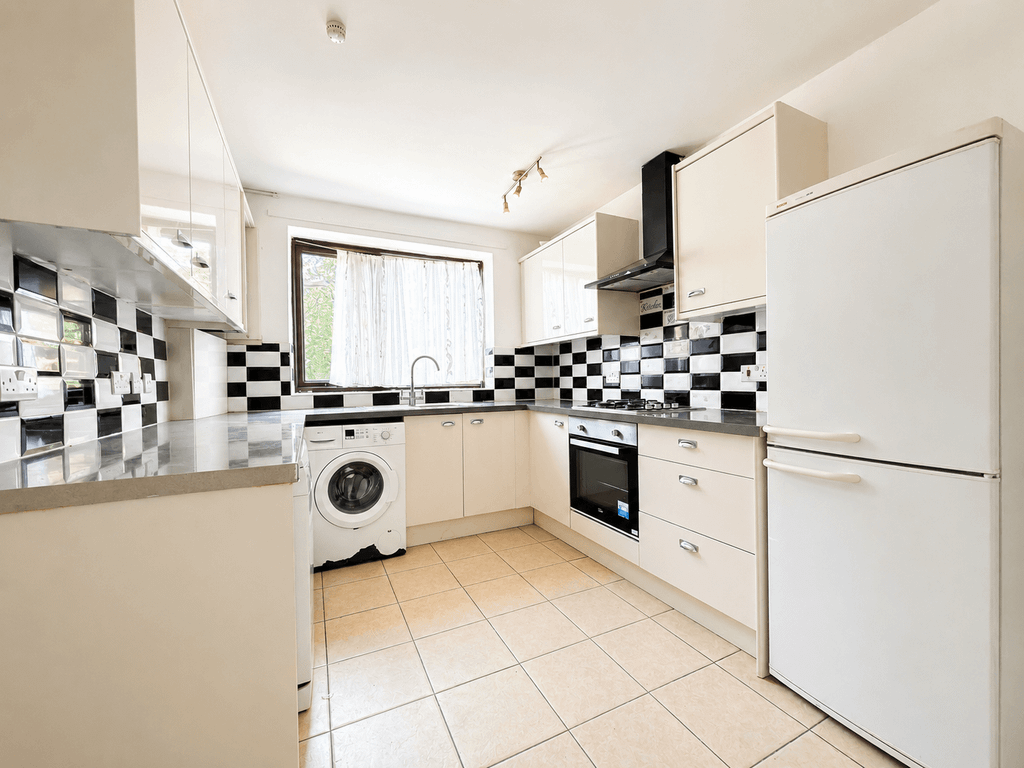 Property photo 3 of 18 Gallery