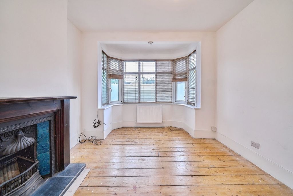 Property photo 3 of 18 Pbox-Img.Jpg